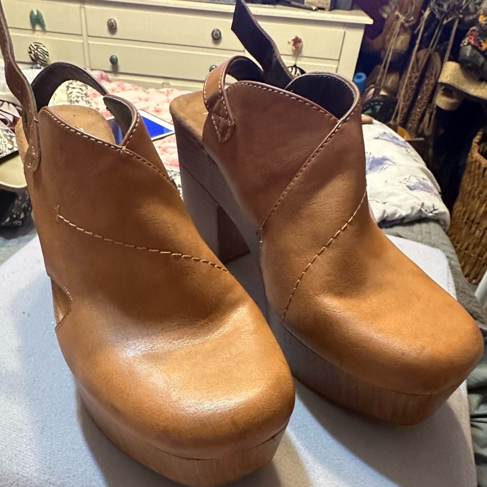 White Mountain wedge heels.